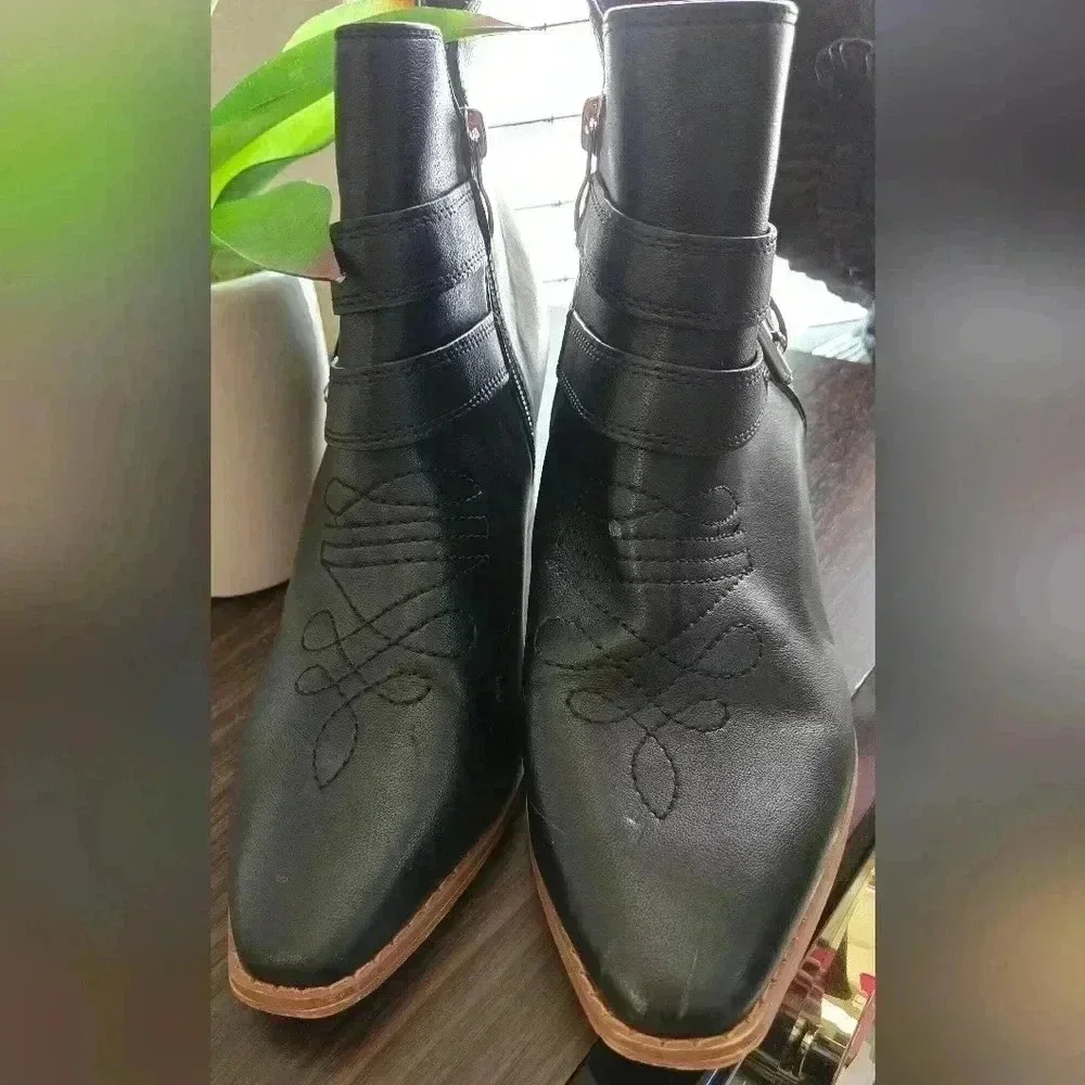 Women's size 9 black ankle heeled boots - Picture 2 of 7